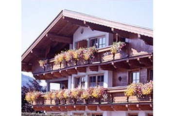 Austria Privát Sankt Johann in Tirol, Zewnątrz